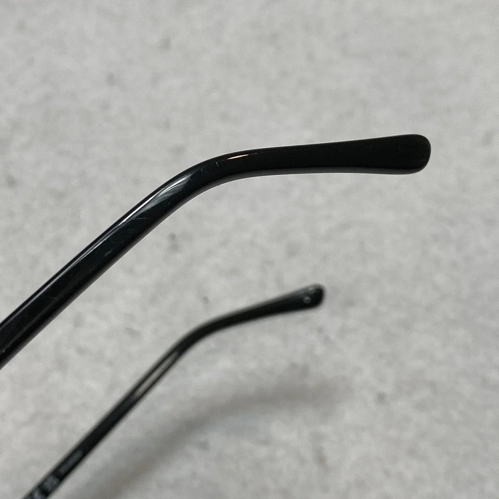 Ray-Ban see scratches